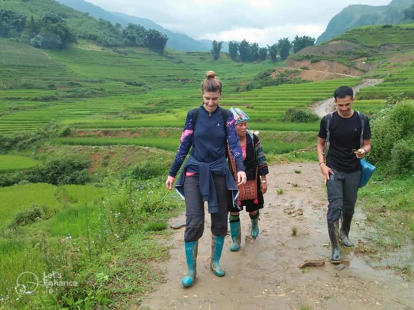 1-Day Sapa Long Trek - Rice Field Terrace, Ethnic Culture - Setting out above Sapa at 9:00 AM