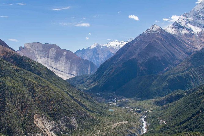 18-Day Annapurna Circuit Private Trekking Tour from Kathmandu - Days 6 and 7: Chame, Pisang, and Manang