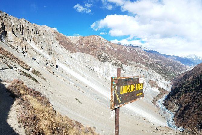 18 days Tilicho Lake and Thorungla Pass trek in Annapurna Region - Days 1 and 2: Kathmandu to Jagat by road