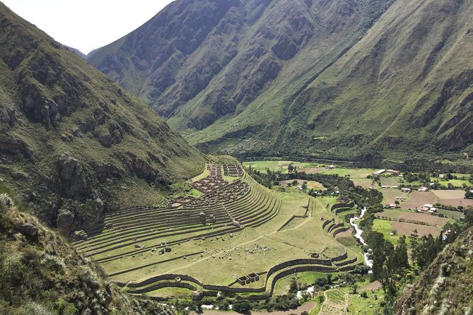 2-Day Private Short Inca Trail to Machu Picchu - The Sun Gate gives you your first Machu Picchu view