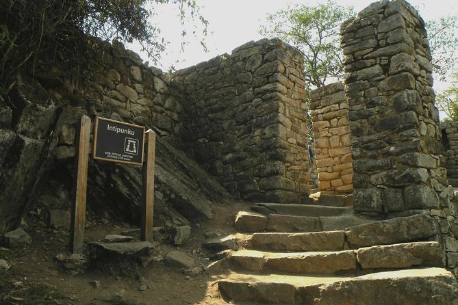 2-Day Private Short Inca Trail to Machu Picchu - Wiñay Wayna is the day’s great archaeological stop