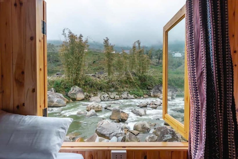 2-Day Sa Pa Ethnic Homestay Tour & Trek with Limousine Bus - Lunch and the first look at Sa Pa