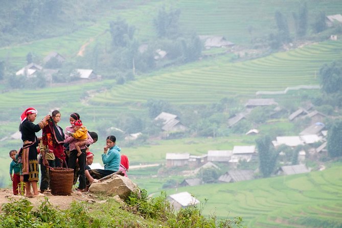 2-day Sapa Trekking & Fansipan Cable Car & Bus from Hanoi - Guide communication and group size