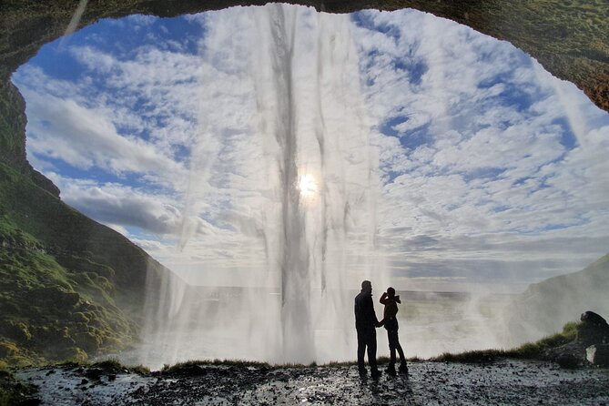2-Day South Coast w/Glacier Hike & Jokulsarlon - Small Group Tour - Day 1: waterfalls, volcanic power, and Sólheimajökull