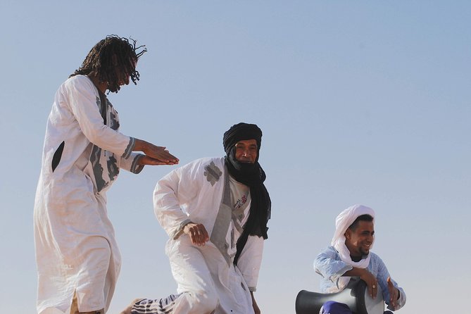 2-day trek - In the footsteps of beetles - Day one: M’Hamid to the Bertham dunes