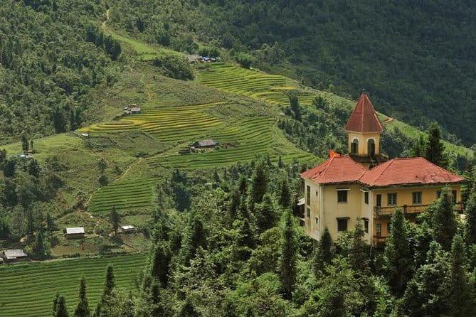 2 days - 1 night trekking Sapa tours from Hanoi - Leaving Hanoi at 8 p.m. for the Lao Cai train