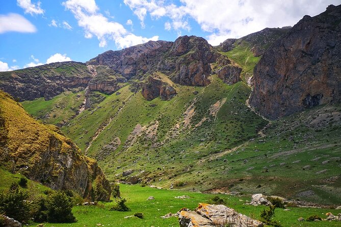 3-Day Hiking & Trekking Tour Remote Villages in Guba Azerbaijan - Sleeping with a host family in Khinalig