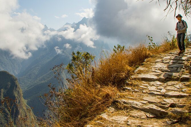 4 Days Inca Trail To Machu Picchu - Day 1: Cusco to kilometer 82 and Huayllabamba