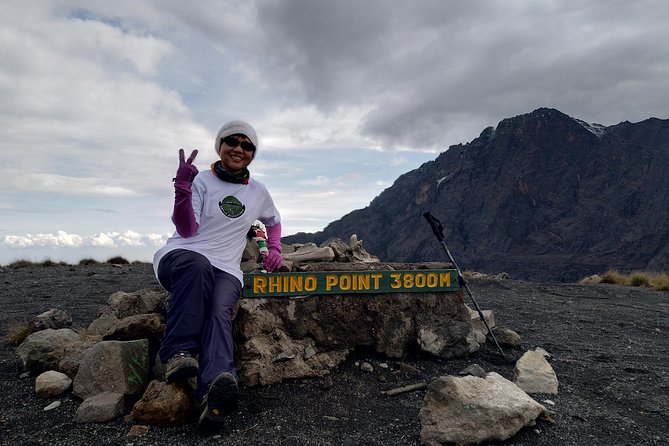 4 Days Mount Meru Trekking - Day 3: A night climb to Socialist Peak