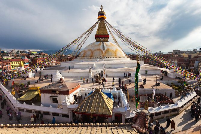 5-Day Sunrise Tour in Kathmandu Near Everest - Arrival in Kathmandu and the welcome dinner