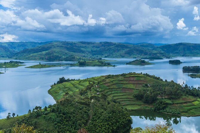 6 Days Uganda Gorilla, Chimps Trekking and Wildlife Safari - Why this six-day route works