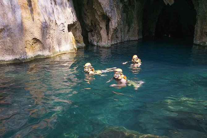 Abandoned Valley , Golden Cave and E Cave 1 Day Trek - Golden Cave and its 600 meters of formations