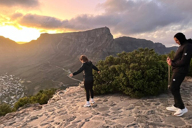 African Wonder of Nature Table Mountain Hike. - Moving through rock, cliffs, and fynbos