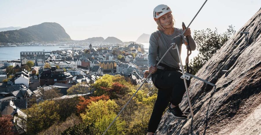Ålesund: Via Ferrata tour - The bench above Ålesund