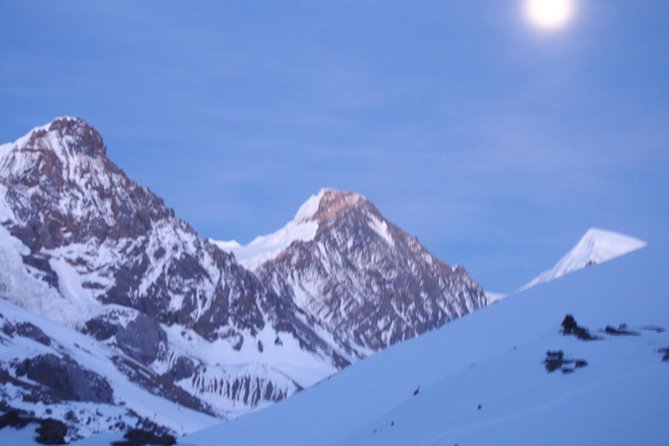 Annapurna Circuit Short Trek - Walking through the Marshyangdi valley