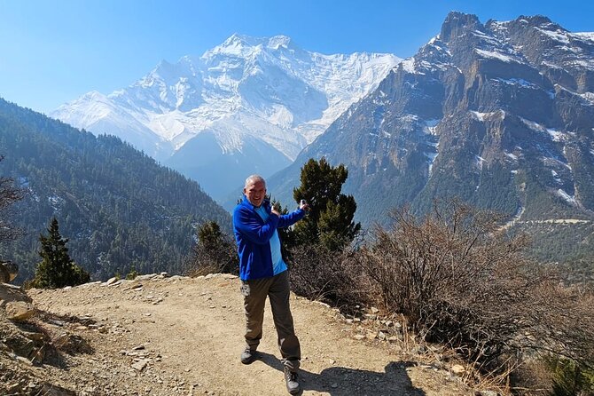 Annapurna Circuit Trek with Tilicho Lake (16 Days) - What the $1,800 price really covers