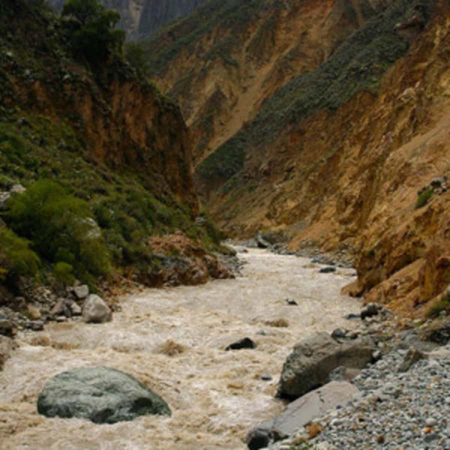 Arequipa: Colca Canyon Trekking 2 days and 1 night + food - Sangalle Oasis and a night without screens