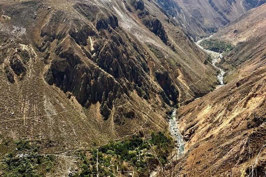 Arequipa: Colca Canyon Trekking 2 days and 1 night + food - The 5:00am climb to Cabanaconde