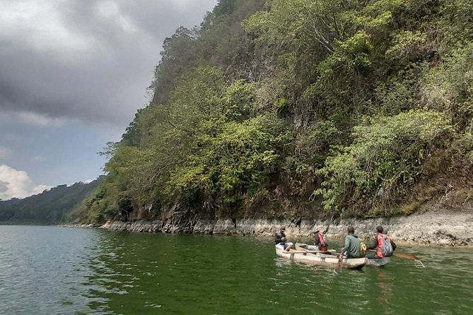 Bali Jungle Trekking and Lake Canoeing Tour - Canoeing between Buyan and Tamblingan
