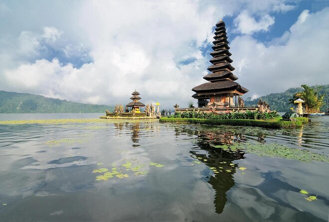 Bali Jungle Trekking and Lake Canoeing Tour - Starting at Wanagiri Peak with coffee and cake