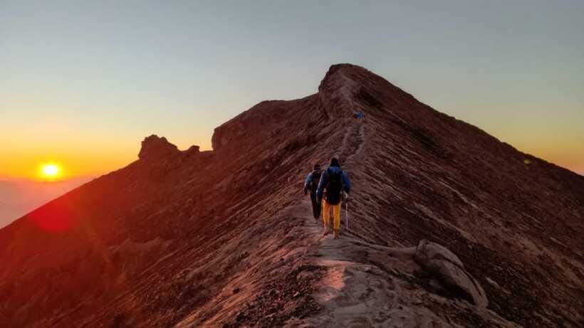 Bali: Mount Agung Sunrise Trekking Tour with Hotel Pickup - Packing for a cold, dark summit