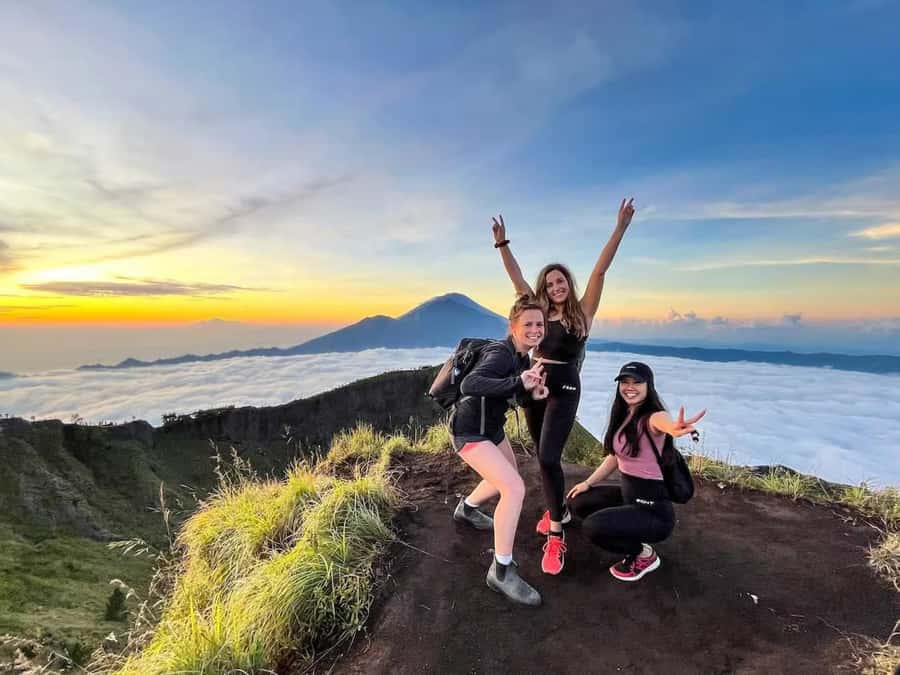 Bali: Mount Batur Sunrise Trek & Ubud Zip-Line Adventure - Who should book this experience