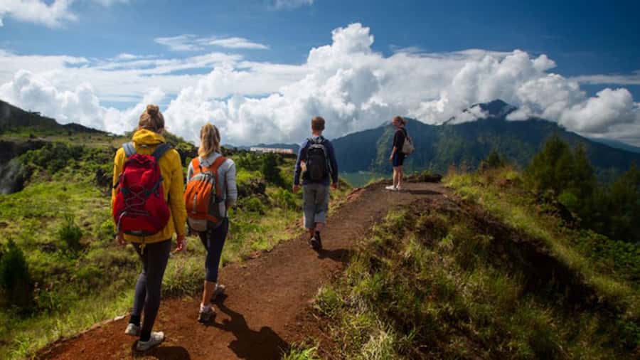 Bali: Mount Batur Sunrise Trek with A Female Guide - Meeting your guide at Mt. Batur Lounge