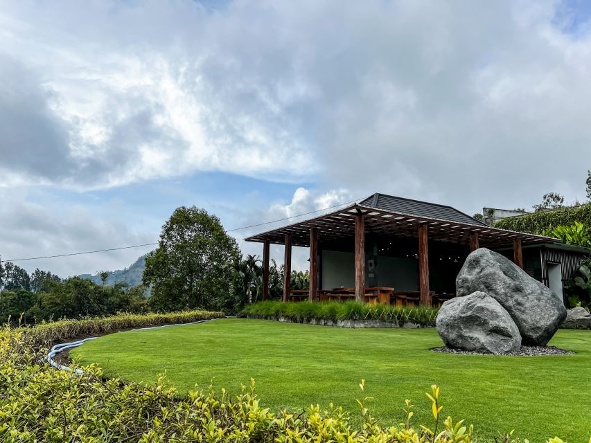 Bali: Mount Batur Sunrise Trek With Guide and Breakfast - The Mt. Batur Lounge makes the finish easier