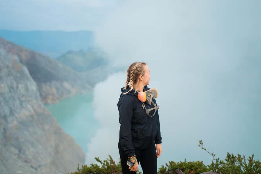 Banyuwangi: Ijen Crater Bluefire and Sunrise Guided Trek - Down toward the crater for the blue glow
