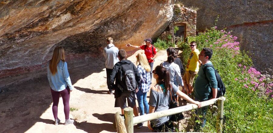 Barcelona: Half-Day Montserrat Monastery and Mountain Hike - What the small group changes