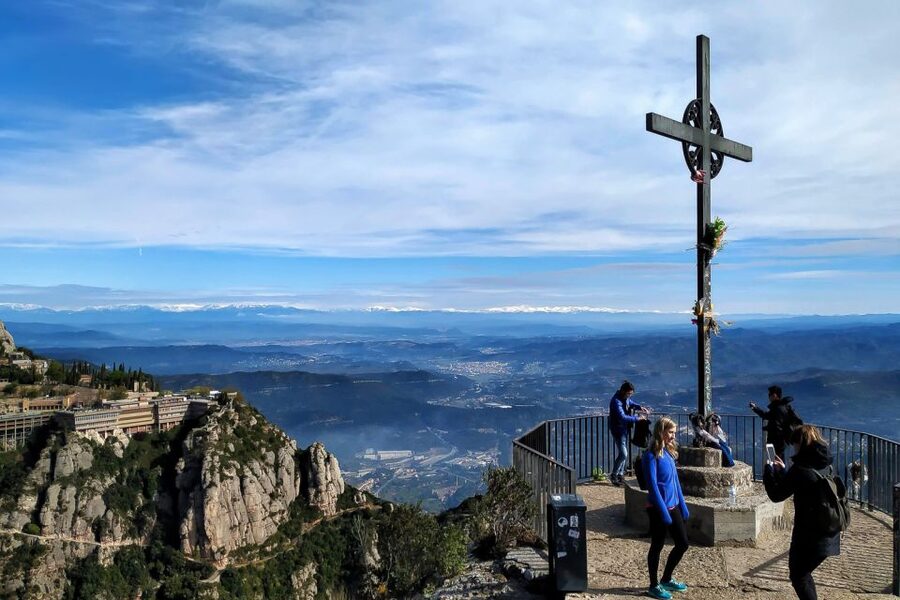 Barcelona: Montserrat Monastery & Hiking Off the Beaten Path - A short return to the abbey and farmers market