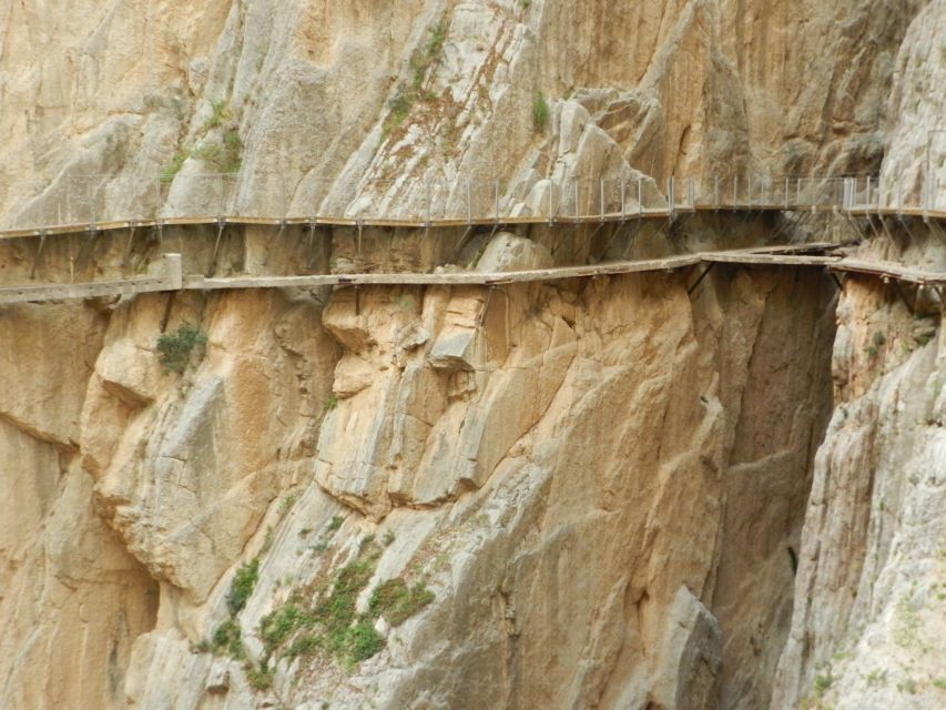 Caminito del Rey: Trekking Tour with Hiking Guide - What the guide adds, and where service can vary