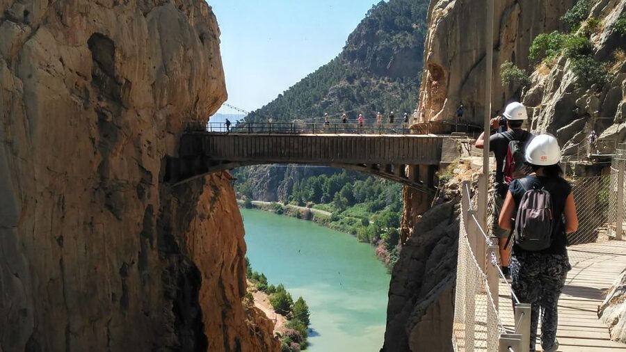 Caminito del Rey: Trekking Tour with Hiking Guide - The return journey can take longer than expected