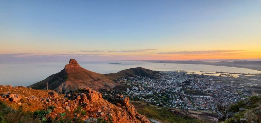 Cape Town: Table Mountain Hike via India Venster Morning - Biltong on the grassy terrace