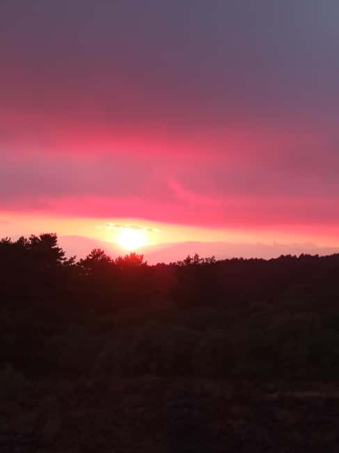 Catania: Mount Etna Sunset Trekking with Wine Tasting - Why this Etna outing works so well