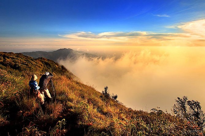 CHIANG MAI: Doi Inthanon-Trekking Keiw Mae Pan-Waterfall-Lunch - Lunch at a local restaurant