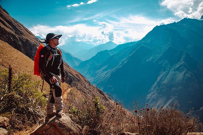 Classic Choquequirao Trek – 5 Days / 4 Nights - Day 1: From Cusco to Capuliyoc and down to Chiquisca