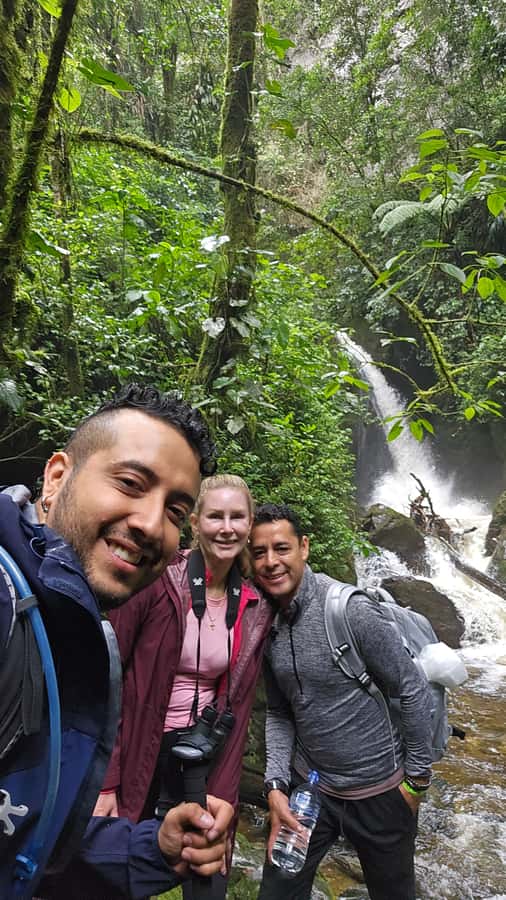 Cocora: trek to the hummingbirds sanctuary - A waterfall and six bridges above the Quindío River