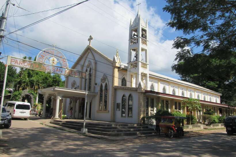 Coron Town Tour: Maquinit Hotspring & Mt. Tapyas Trekking - What this Coron town tour is really like