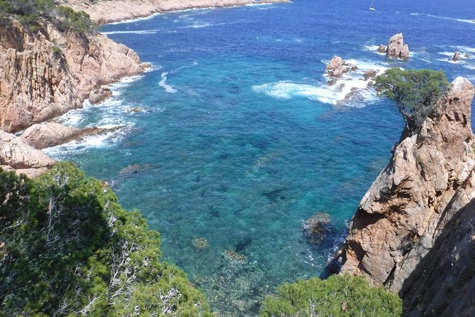 Costa Brava: Via Ferrata Cala del Molí - Cala del Molí, a via ferrata with the sea below