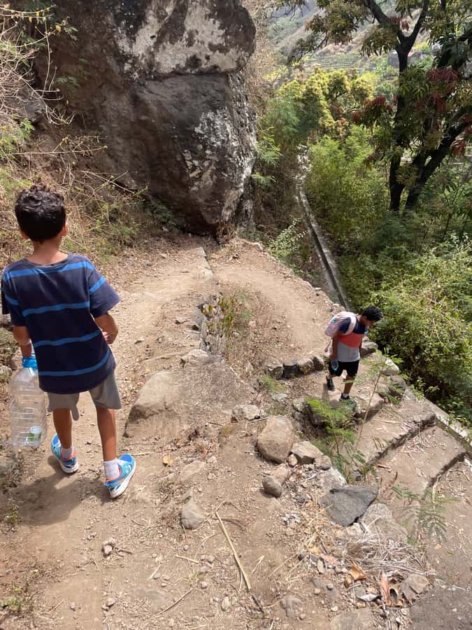 Cova–Paúl Valley Trek: Santo Antão Day Trip by Ferry - Meeting the guides on the trail