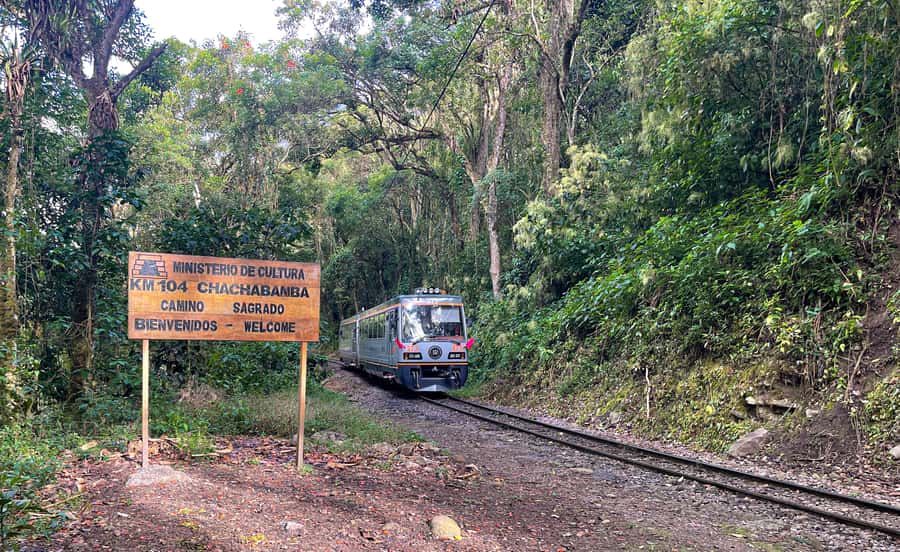 Cusco: 2-day Inca Trail to Machu Picchu - The climb to Wiñayhuayna
