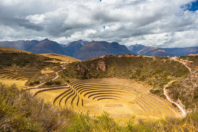 Cusco : Sacred Valley & Inca Trail to Machu Picchu 3 days - Day 1: Alpacas, terraces, salt ponds, and Ollantaytambo