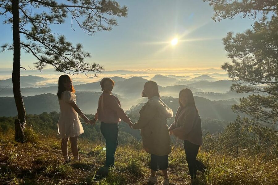 Da Lat: Chasing the Sunrise - A Mini Trek Adventure - Waiting above Da Lat with coffee and clouds