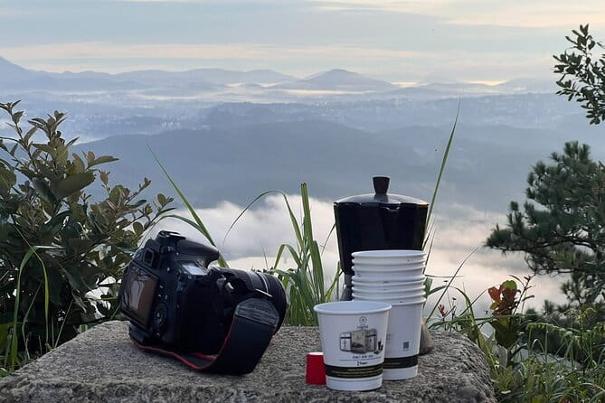 Dalat: Cloud Hunting & Sunrise Trekking to Hon Ho Mountain - Breakfast pho after the descent