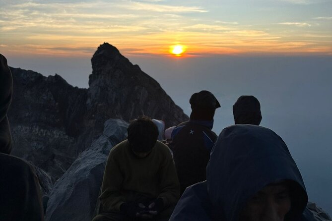 Dekwar Mount Agung Sunrise Trekking - Sunrise, photos, and the reward of staying patient