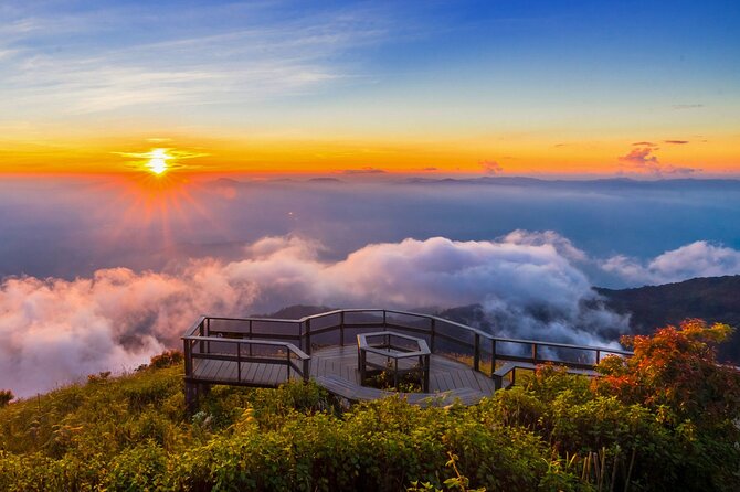 Doi Inthanon National Park with Nature Trail Trekking 1-Day Tour - The market adds local flavor, with a tourist edge