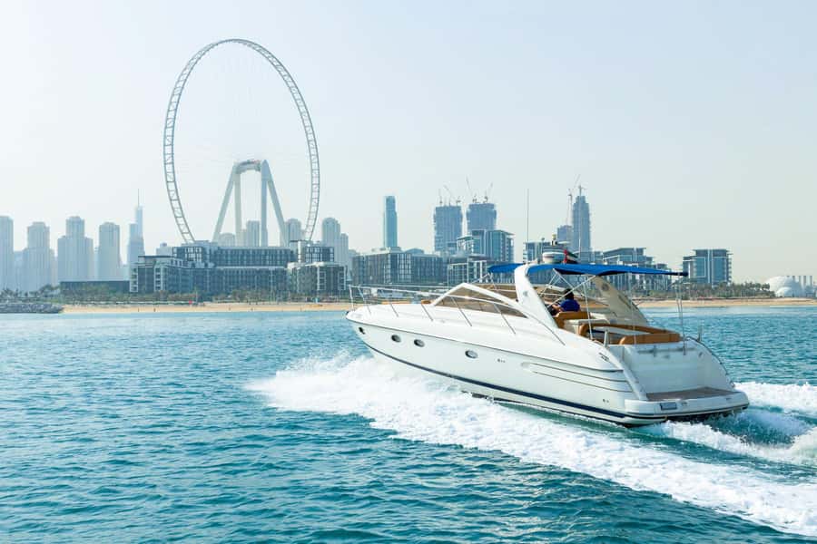 Dubai: Private Luxury Everest Yacht Cruise from Dubai Marina - Jumeirah Beach Residence and Ain Dubai