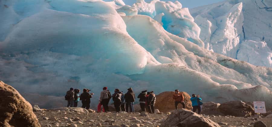 El Calafate: Safari Azul Los Glaciares Trekking Tour - Two hours at the Perito Moreno catwalks