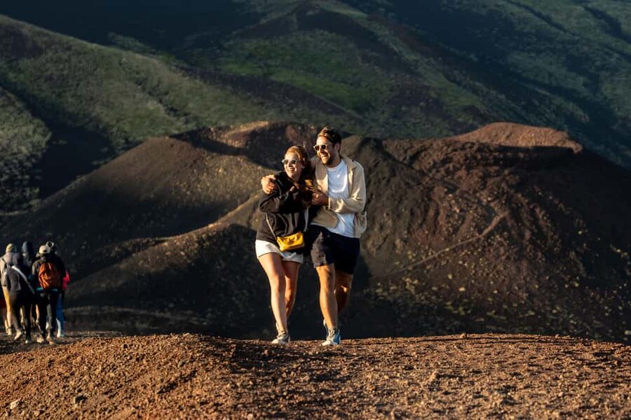 Etna Sunset Tour: Volcano trek, Cave & tasting from Catania - Why this Etna outing works well from Catania